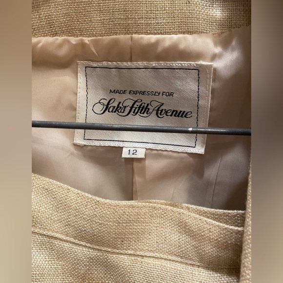 VINTAGE Saks skirt suit - Picture 2 of 8